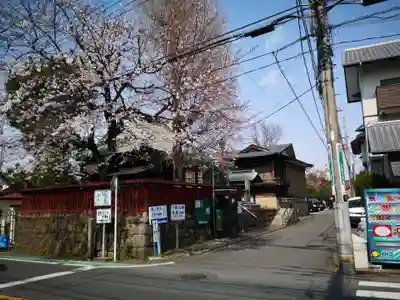 六塚稲荷神社の周辺