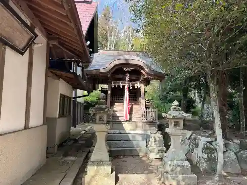 岐尼神社の{uncategorized: "未分類", other: "その他", undefined: "問題あり", building: "その他建物", grave: "お墓", sacred_gate: "鳥居", guardian: "狛犬", statue: "像", buddha: "仏像", history: "歴史", nature: "自然", garden: "庭園", animal: "動物", pagoda: "塔", temizu: "手水舎", mountain_gate: "山門・神門", sanctuary: "本殿・本堂", subordinate: "末社・摂社", art: "芸術", scenery: "景色", jizo: "地蔵", ema: "絵馬", goshuin: "御朱印", omikuji: "おみくじ", items: "授与品その他", amulet: "お守り", goshuincho: "御朱印帳", eats: "食事", festival: "お祭り", votive_dance: "神楽", shichigosan: "七五三参", wedding: "結婚式", experience: "体験その他", initially: "初詣", around: "周辺", anti_infection: "感染症対策"}