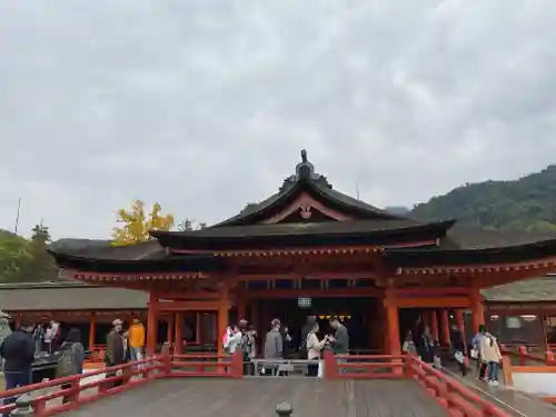 厳島神社の本殿