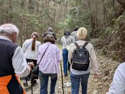 鴨神社(皇大神宮摂社)の{uncategorized: "未分類", other: "その他", undefined: "問題あり", building: "その他建物", grave: "お墓", sacred_gate: "鳥居", guardian: "狛犬", statue: "像", buddha: "仏像", history: "歴史", nature: "自然", garden: "庭園", animal: "動物", pagoda: "塔", temizu: "手水舎", mountain_gate: "山門・神門", sanctuary: "本殿・本堂", subordinate: "末社・摂社", art: "芸術", scenery: "景色", jizo: "地蔵", ema: "絵馬", goshuin: "御朱印", omikuji: "おみくじ", items: "授与品その他", amulet: "お守り", goshuincho: "御朱印帳", eats: "食事", festival: "お祭り", votive_dance: "神楽", shichigosan: "七五三参", wedding: "結婚式", experience: "体験その他", initially: "初詣", around: "周辺", anti_infection: "感染症対策"}