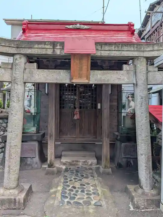 烏巣之森稲荷大明神(神奈川県)