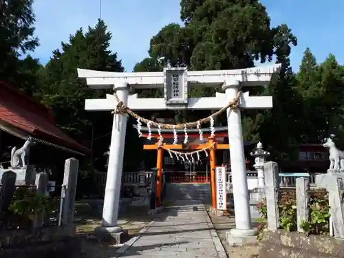 鼬幣稲荷神社の鳥居