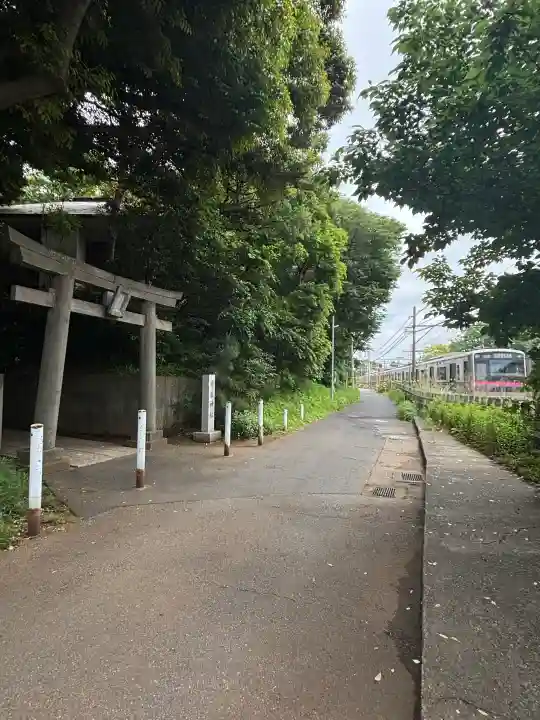 丹生神社の{uncategorized: "未分類", other: "その他", undefined: "問題あり", building: "その他建物", grave: "お墓", sacred_gate: "鳥居", guardian: "狛犬", statue: "像", buddha: "仏像", history: "歴史", nature: "自然", garden: "庭園", animal: "動物", pagoda: "塔", temizu: "手水舎", mountain_gate: "山門・神門", sanctuary: "本殿・本堂", subordinate: "末社・摂社", art: "芸術", scenery: "景色", jizo: "地蔵", ema: "絵馬", goshuin: "御朱印", omikuji: "おみくじ", items: "授与品その他", amulet: "お守り", goshuincho: "御朱印帳", eats: "食事", festival: "お祭り", votive_dance: "神楽", shichigosan: "七五三参", wedding: "結婚式", experience: "体験その他", initially: "初詣", around: "周辺", anti_infection: "感染症対策"}