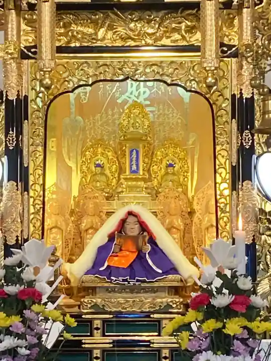 実勝寺の本殿・本堂