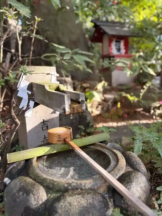御器所八幡宮の{uncategorized: "未分類", other: "その他", undefined: "問題あり", building: "その他建物", grave: "お墓", sacred_gate: "鳥居", guardian: "狛犬", statue: "像", buddha: "仏像", history: "歴史", nature: "自然", garden: "庭園", animal: "動物", pagoda: "塔", temizu: "手水舎", mountain_gate: "山門・神門", sanctuary: "本殿・本堂", subordinate: "末社・摂社", art: "芸術", scenery: "景色", jizo: "地蔵", ema: "絵馬", goshuin: "御朱印", omikuji: "おみくじ", items: "授与品その他", amulet: "お守り", goshuincho: "御朱印帳", eats: "食事", festival: "お祭り", votive_dance: "神楽", shichigosan: "七五三参", wedding: "結婚式", experience: "体験その他", initially: "初詣", around: "周辺", anti_infection: "感染症対策"}