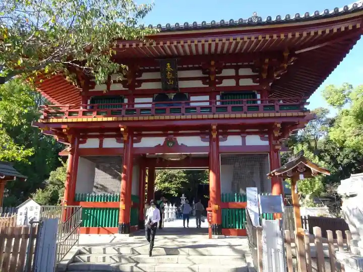 瀧泉寺(目黒不動尊)の山門・神門
