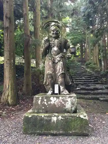 両子寺の像