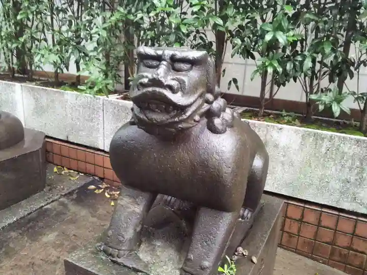 市谷亀岡八幡宮の狛犬