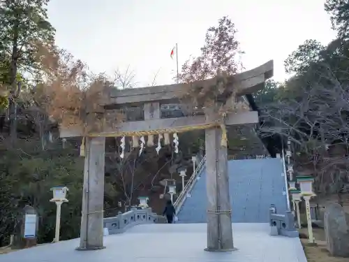 武雄神社の{uncategorized: "未分類", other: "その他", undefined: "問題あり", building: "その他建物", grave: "お墓", sacred_gate: "鳥居", guardian: "狛犬", statue: "像", buddha: "仏像", history: "歴史", nature: "自然", garden: "庭園", animal: "動物", pagoda: "塔", temizu: "手水舎", mountain_gate: "山門・神門", sanctuary: "本殿・本堂", subordinate: "末社・摂社", art: "芸術", scenery: "景色", jizo: "地蔵", ema: "絵馬", goshuin: "御朱印", omikuji: "おみくじ", items: "授与品その他", amulet: "お守り", goshuincho: "御朱印帳", eats: "食事", festival: "お祭り", votive_dance: "神楽", shichigosan: "七五三参", wedding: "結婚式", experience: "体験その他", initially: "初詣", around: "周辺", anti_infection: "感染症対策"}