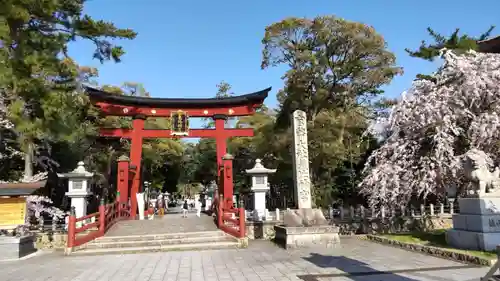 氣比神宮の鳥居