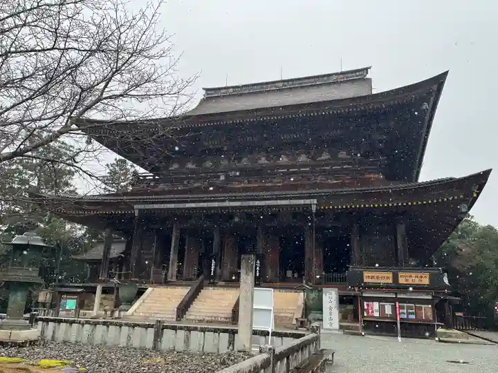 金峯山寺の本殿・本堂