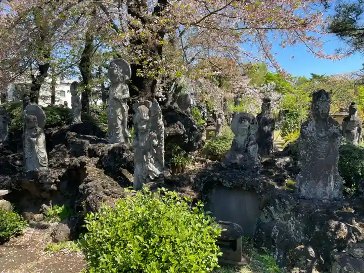 明治寺の{uncategorized: "未分類", other: "その他", undefined: "問題あり", building: "その他建物", grave: "お墓", sacred_gate: "鳥居", guardian: "狛犬", statue: "像", buddha: "仏像", history: "歴史", nature: "自然", garden: "庭園", animal: "動物", pagoda: "塔", temizu: "手水舎", mountain_gate: "山門・神門", sanctuary: "本殿・本堂", subordinate: "末社・摂社", art: "芸術", scenery: "景色", jizo: "地蔵", ema: "絵馬", goshuin: "御朱印", omikuji: "おみくじ", items: "授与品その他", amulet: "お守り", goshuincho: "御朱印帳", eats: "食事", festival: "お祭り", votive_dance: "神楽", shichigosan: "七五三参", wedding: "結婚式", experience: "体験その他", initially: "初詣", around: "周辺", anti_infection: "感染症対策"}