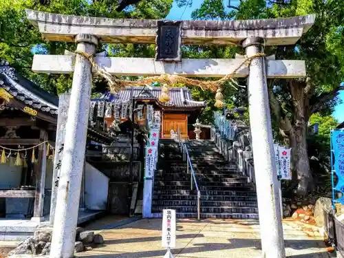 長草天神社の鳥居