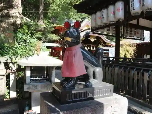 満足稲荷神社の狛犬