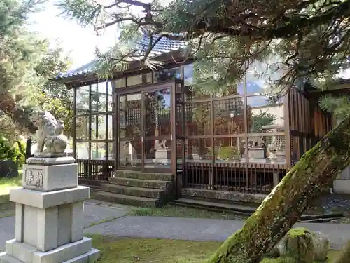 額西神社の本殿