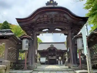 三尾神社の山門・神門