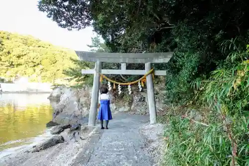 猪鼻湖神社の鳥居