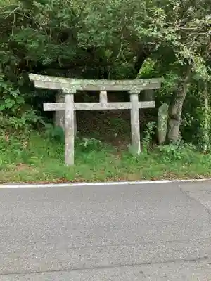 寄居八雲神社の鳥居