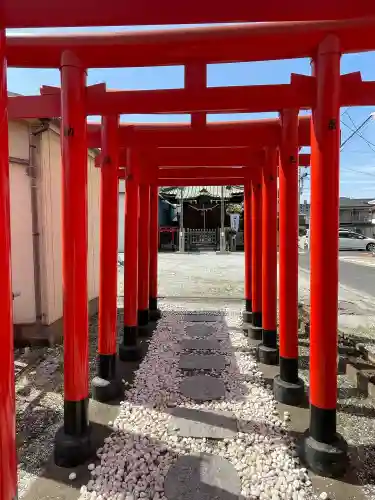 道念稲荷神社の{uncategorized: "未分類", other: "その他", undefined: "問題あり", building: "その他建物", grave: "お墓", sacred_gate: "鳥居", guardian: "狛犬", statue: "像", buddha: "仏像", history: "歴史", nature: "自然", garden: "庭園", animal: "動物", pagoda: "塔", temizu: "手水舎", mountain_gate: "山門・神門", sanctuary: "本殿・本堂", subordinate: "末社・摂社", art: "芸術", scenery: "景色", jizo: "地蔵", ema: "絵馬", goshuin: "御朱印", omikuji: "おみくじ", items: "授与品その他", amulet: "お守り", goshuincho: "御朱印帳", eats: "食事", festival: "お祭り", votive_dance: "神楽", shichigosan: "七五三参", wedding: "結婚式", experience: "体験その他", initially: "初詣", around: "周辺", anti_infection: "感染症対策"}