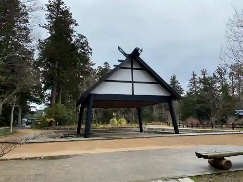 彌彦神社の建物その他