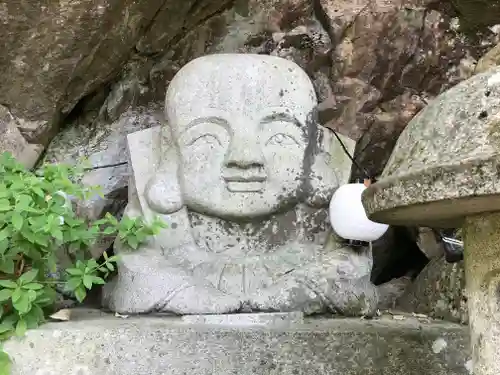 阿賀神社の像