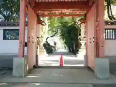 服部住吉神社の山門