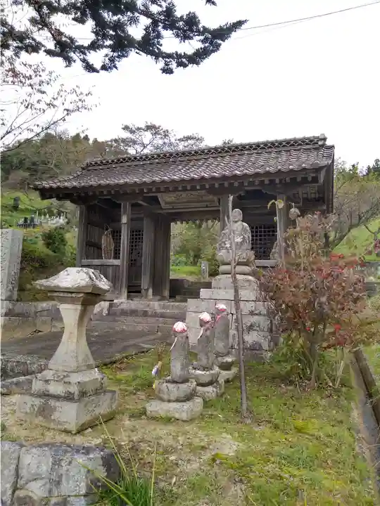 曹洞宗 永松山 龍泉寺の山門・神門
