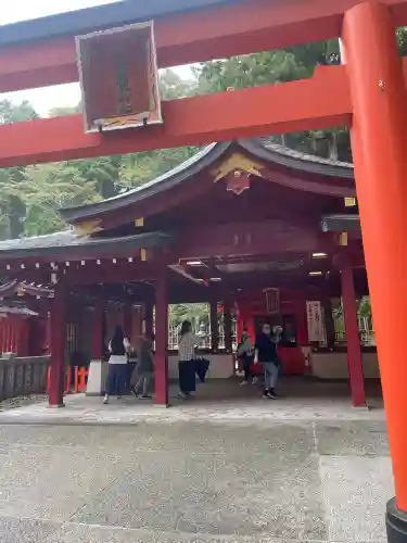 九頭龍神社新宮の{uncategorized: "未分類", other: "その他", undefined: "問題あり", building: "その他建物", grave: "お墓", sacred_gate: "鳥居", guardian: "狛犬", statue: "像", buddha: "仏像", history: "歴史", nature: "自然", garden: "庭園", animal: "動物", pagoda: "塔", temizu: "手水舎", mountain_gate: "山門・神門", sanctuary: "本殿・本堂", subordinate: "末社・摂社", art: "芸術", scenery: "景色", jizo: "地蔵", ema: "絵馬", goshuin: "御朱印", omikuji: "おみくじ", items: "授与品その他", amulet: "お守り", goshuincho: "御朱印帳", eats: "食事", festival: "お祭り", votive_dance: "神楽", shichigosan: "七五三参", wedding: "結婚式", experience: "体験その他", initially: "初詣", around: "周辺", anti_infection: "感染症対策"}