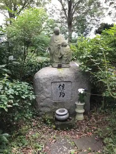 徳善寺の像