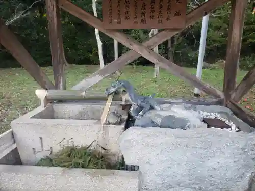 奥石神社の手水舎