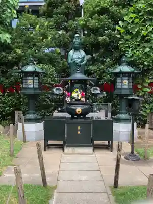 豊川稲荷東京別院の仏像