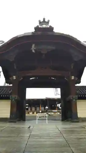 東本願寺（真宗本廟）の山門