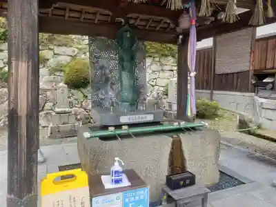 願成寺の手水舎