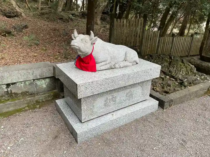 富士山本宮浅間大社の{uncategorized: "未分類", other: "その他", undefined: "問題あり", building: "その他建物", grave: "お墓", sacred_gate: "鳥居", guardian: "狛犬", statue: "像", buddha: "仏像", history: "歴史", nature: "自然", garden: "庭園", animal: "動物", pagoda: "塔", temizu: "手水舎", mountain_gate: "山門・神門", sanctuary: "本殿・本堂", subordinate: "末社・摂社", art: "芸術", scenery: "景色", jizo: "地蔵", ema: "絵馬", goshuin: "御朱印", omikuji: "おみくじ", items: "授与品その他", amulet: "お守り", goshuincho: "御朱印帳", eats: "食事", festival: "お祭り", votive_dance: "神楽", shichigosan: "七五三参", wedding: "結婚式", experience: "体験その他", initially: "初詣", around: "周辺", anti_infection: "感染症対策"}