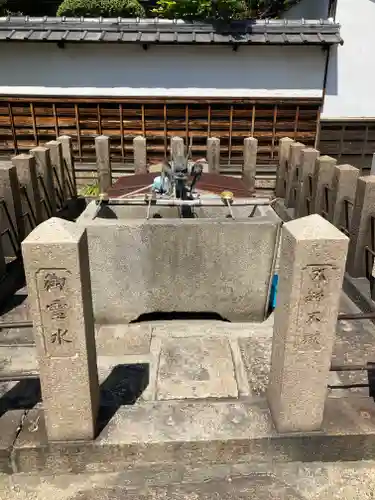 本興寺の手水舎