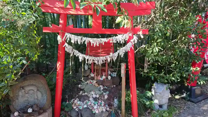八重垣稲荷神社の鳥居
