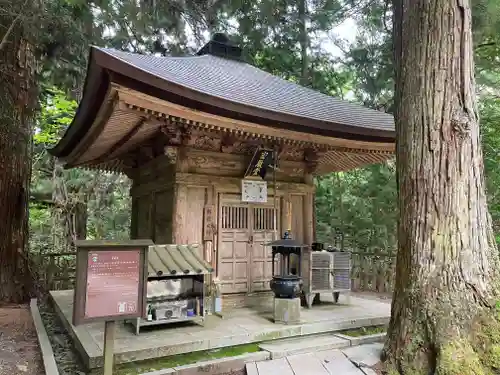 高野山金剛峯寺奥の院(和歌山県)
