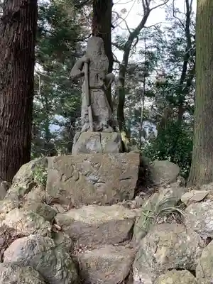 御嶽神社の像