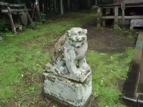 諏訪神社の狛犬