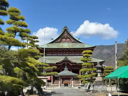 甲斐善光寺の{uncategorized: "未分類", other: "その他", undefined: "問題あり", building: "その他建物", grave: "お墓", sacred_gate: "鳥居", guardian: "狛犬", statue: "像", buddha: "仏像", history: "歴史", nature: "自然", garden: "庭園", animal: "動物", pagoda: "塔", temizu: "手水舎", mountain_gate: "山門・神門", sanctuary: "本殿・本堂", subordinate: "末社・摂社", art: "芸術", scenery: "景色", jizo: "地蔵", ema: "絵馬", goshuin: "御朱印", omikuji: "おみくじ", items: "授与品その他", amulet: "お守り", goshuincho: "御朱印帳", eats: "食事", festival: "お祭り", votive_dance: "神楽", shichigosan: "七五三参", wedding: "結婚式", experience: "体験その他", initially: "初詣", around: "周辺", anti_infection: "感染症対策"}