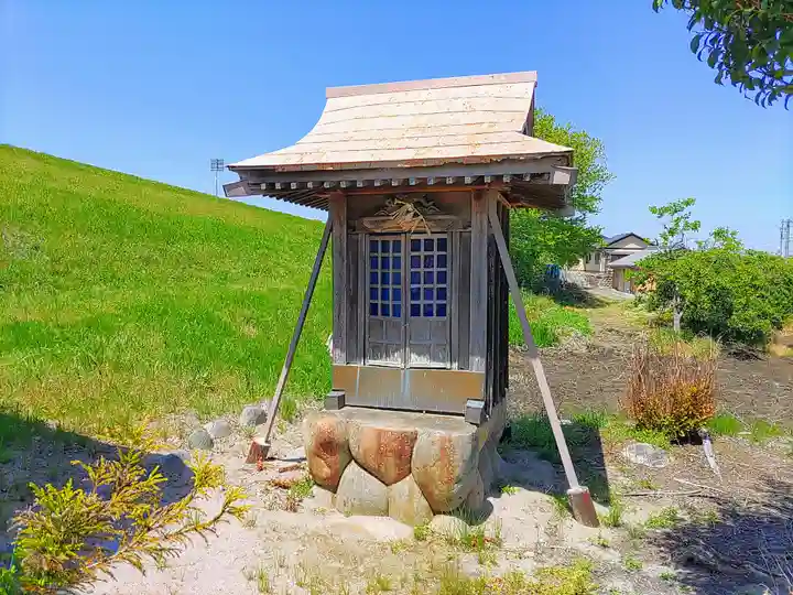 神明社の末社・摂社