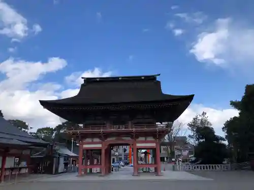 津島神社の山門