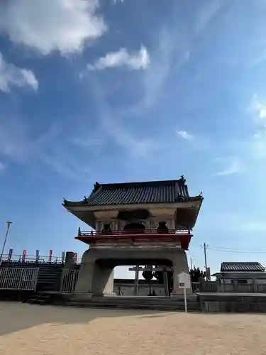 西大寺の山門