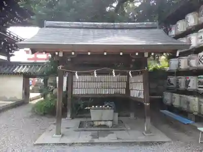 梅宮大社の手水舎