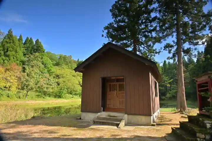 郡殿の池弁財天社(新潟県)