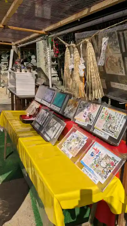 縣主神社の{uncategorized: "未分類", other: "その他", undefined: "問題あり", building: "その他建物", grave: "お墓", sacred_gate: "鳥居", guardian: "狛犬", statue: "像", buddha: "仏像", history: "歴史", nature: "自然", garden: "庭園", animal: "動物", pagoda: "塔", temizu: "手水舎", mountain_gate: "山門・神門", sanctuary: "本殿・本堂", subordinate: "末社・摂社", art: "芸術", scenery: "景色", jizo: "地蔵", ema: "絵馬", goshuin: "御朱印", omikuji: "おみくじ", items: "授与品その他", amulet: "お守り", goshuincho: "御朱印帳", eats: "食事", festival: "お祭り", votive_dance: "神楽", shichigosan: "七五三参", wedding: "結婚式", experience: "体験その他", initially: "初詣", around: "周辺", anti_infection: "感染症対策"}