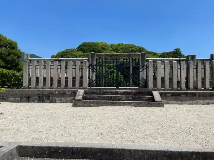 崇神天皇 山邊道勾岡上陵(奈良県)