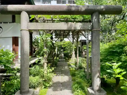 於岩稲荷田宮神社(東京都)