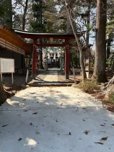 諏訪内山神社の{uncategorized: "未分類", other: "その他", undefined: "問題あり", building: "その他建物", grave: "お墓", sacred_gate: "鳥居", guardian: "狛犬", statue: "像", buddha: "仏像", history: "歴史", nature: "自然", garden: "庭園", animal: "動物", pagoda: "塔", temizu: "手水舎", mountain_gate: "山門・神門", sanctuary: "本殿・本堂", subordinate: "末社・摂社", art: "芸術", scenery: "景色", jizo: "地蔵", ema: "絵馬", goshuin: "御朱印", omikuji: "おみくじ", items: "授与品その他", amulet: "お守り", goshuincho: "御朱印帳", eats: "食事", festival: "お祭り", votive_dance: "神楽", shichigosan: "七五三参", wedding: "結婚式", experience: "体験その他", initially: "初詣", around: "周辺", anti_infection: "感染症対策"}
