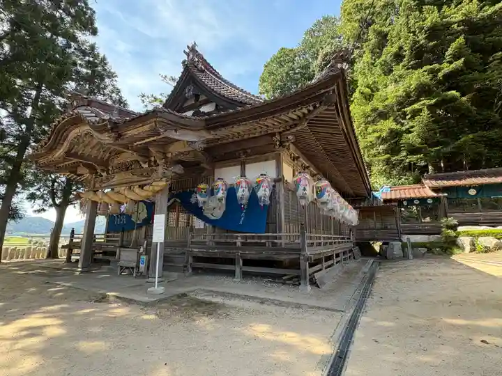 堀八幡神社の本殿・本堂